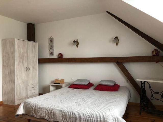 Les Trois Cornets Hotel Saint-Ouen-des-Champs Buitenkant foto